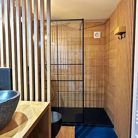 Le Loft Des Toits De Apartamento *