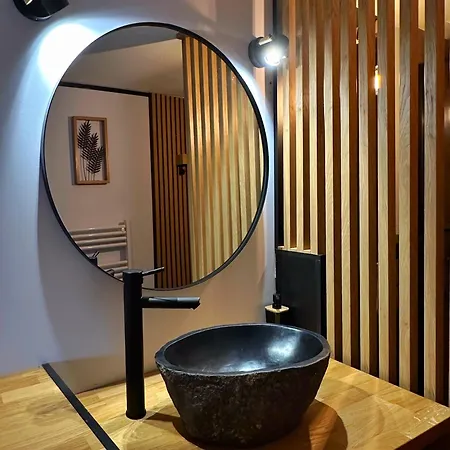 Le Loft Des Toits De Apartamento *